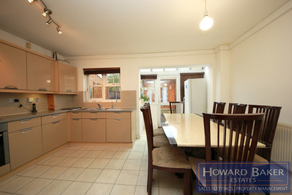 Property to Rent in De Havilland Road, Edgware, United Kingdom